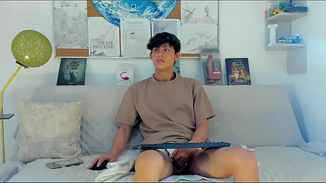 Snapshot of logan_thomas chatting on 2, 3, 2026 logan thomas online show from 2, 3, 2026