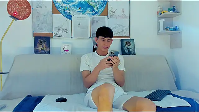 Snapshot of logan_thomas chatting on 30, 3, 2026 logan thomas online show from 30, 3, 2026