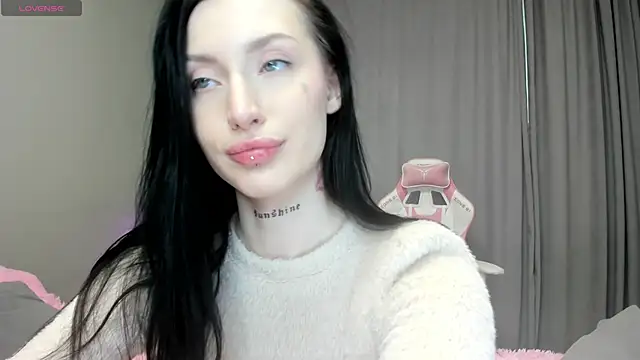 Snapshot of JenniferQueen11 chatting on 4, 10, 2025 JenniferQueen11 online show from 4, 10, 2025