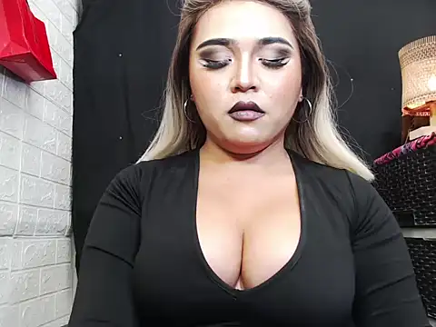 Snapshot of x12inchanaconda chatting on 27, 11, 2025 x12inchanaconda online show from 27, 11, 2025