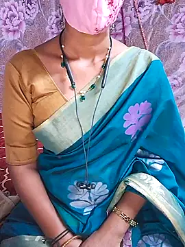 Snapshot of XBHUUME chatting on 4, 12, 2024 XBHUUME online show from 4, 12, 2024