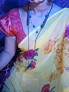 Snapshot of XBHUUME chatting on 4, 1, 2025 XBHUUME online show from 4, 1, 2025