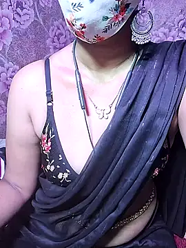 Snapshot of XBHUUME chatting on 8, 2, 2025 XBHUUME online show from 8, 2, 2025