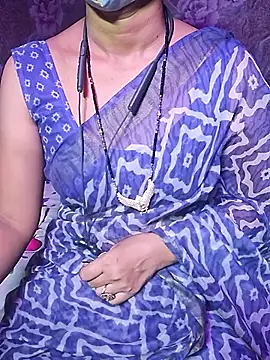 Snapshot of XBHUUME chatting on 9, 10, 2025 XBHUUME online show from 9, 10, 2025