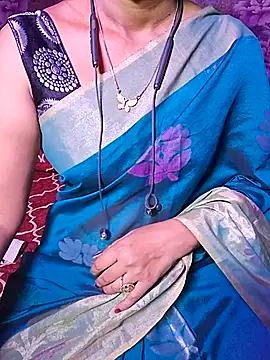 Snapshot of XBHUUME chatting on 14, 11, 2025 XBHUUME online show from 14, 11, 2025