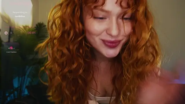 Snapshot of Born_to_Loveee chatting on 11, 11, 2025 Born to Loveee online show from 11, 11, 2025