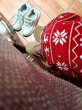 feet toes online show from 18, 2, 2025