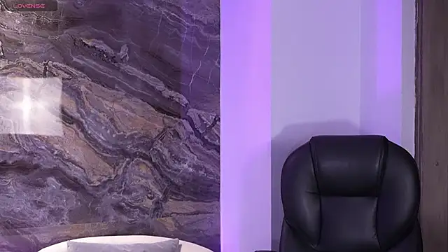 Snapshot of MadelineFox chatting on 30, 9, 2025 MadelineFox online show from 30, 9, 2025