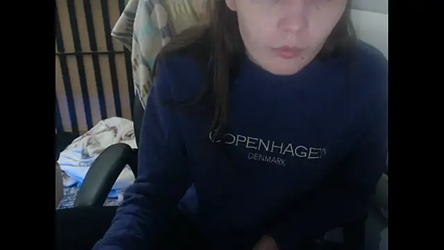 Snapshot of Laco-cO chatting on 5, 1, 2025 Laco-cO online show from 5, 1, 2025