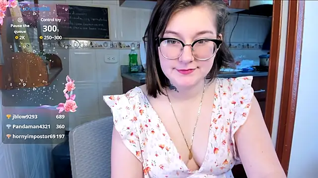 Snapshot of HunnyyLove chatting on 8, 3, 2025 HunnyyLove online show from 8, 3, 2025