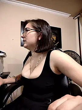 Snapshot of HunnyyLove chatting on 14, 3, 2025 HunnyyLove online show from 14, 3, 2025