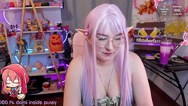 Snapshot of HunnyyLove chatting on 10, 10, 2025 HunnyyLove online show from 10, 10, 2025