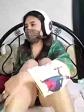  Shimmerlyn  online show from 12, 1, 2025