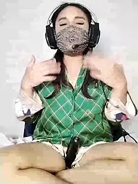  Shimmerlyn  online show from 8, 3, 2025