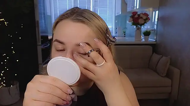 Snapshot of Mira_Mermayd chatting on 31, 3, 2026 Mira Mermayd online show from 31, 3, 2026