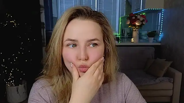 Snapshot of Mira_Mermayd chatting on 16, 4, 2026 Mira Mermayd online show from 16, 4, 2026