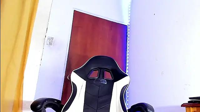 YeremiBrowm online show from 8, 1, 2025