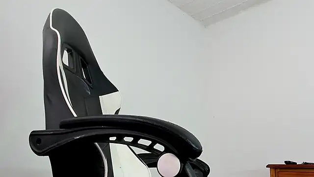 YeremiBrowm online show from 25, 2, 2025