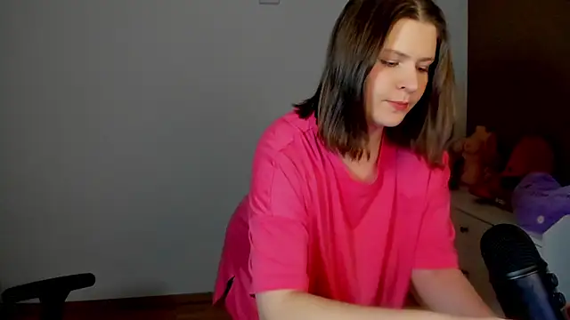 Snapshot of TinniAngel chatting on 5, 3, 2025 TinniAngel online show from 5, 3, 2025