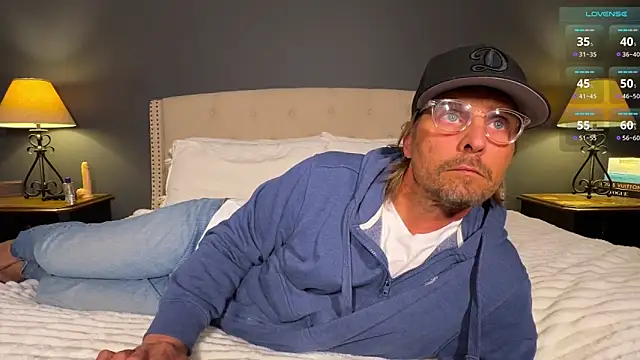 Snapshot of RyanRitchie chatting on 17, 12, 2024 RyanRitchie online show from 17, 12, 2024