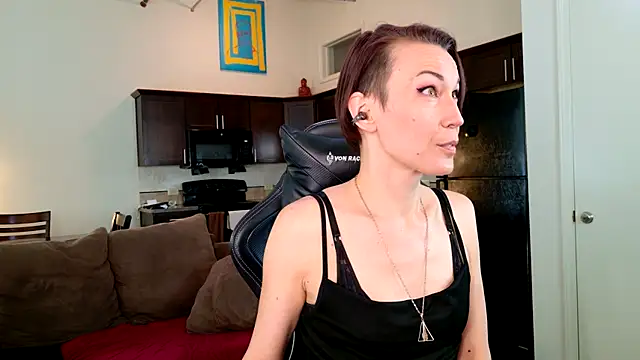 EveEnigma online show from 15, 3, 2025