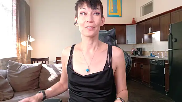 EveEnigma online show from 1, 10, 2025