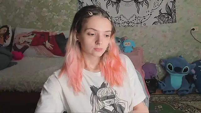 Snapshot of Cutie_Adelia chatting on 8, 10, 2025 Cutie Adelia online show from 8, 10, 2025