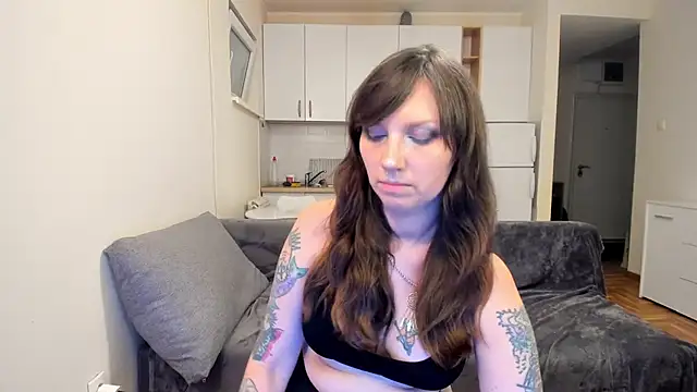 StacyTigerr online show from 5, 2, 2025