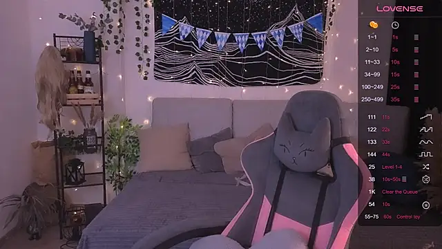 Snapshot of IrmaBell chatting on 9, 10, 2025 IrmaBell online show from 9, 10, 2025