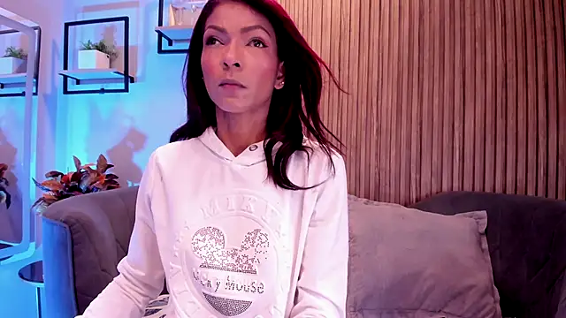 HannaPetit online show from 25, 10, 2025