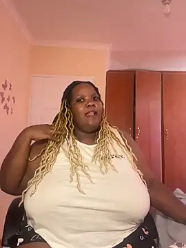 Snapshot of Michyboldy chatting on 4, 2, 2025 Michyboldy online show from 4, 2, 2025