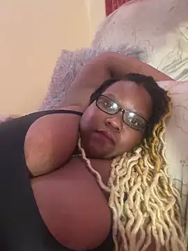 Snapshot of Michyboldy chatting on 3, 3, 2025 Michyboldy online show from 3, 3, 2025