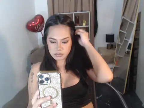 Snapshot of FrancineGarcia chatting on 23, 6, 2026 FrancineGarcia online show from 23, 6, 2026