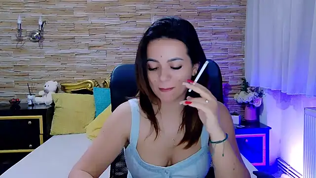 PlayfulElla online show from 18, 2, 2025