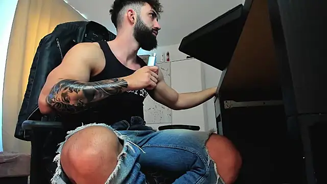 Snapshot of liamaesthetic chatting on 14, 4, 2026 liamaesthetic online show from 14, 4, 2026