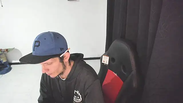 Snapshot of Jeff_Walton@xh chatting on 15, 12, 2025 Jeff Waltonxh online show from 15, 12, 2025