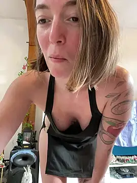 Snapshot of Daisy_Michto_Officiel chatting on 13, 12, 2024 Daisy Michto Officiel online show from 13, 12, 2024