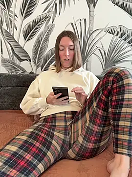 Daisy Michto Officiel online show from 19, 5, 2026