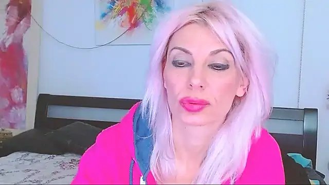 HoneyLara online show from 20, 2, 2025