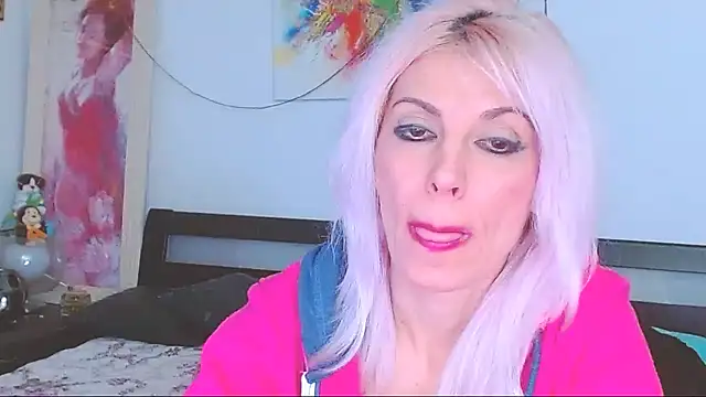 HoneyLara online show from 20, 2, 2025