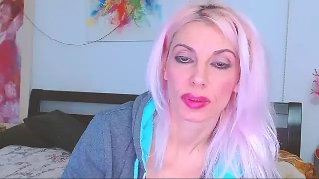 HoneyLara online show from 23, 2, 2025