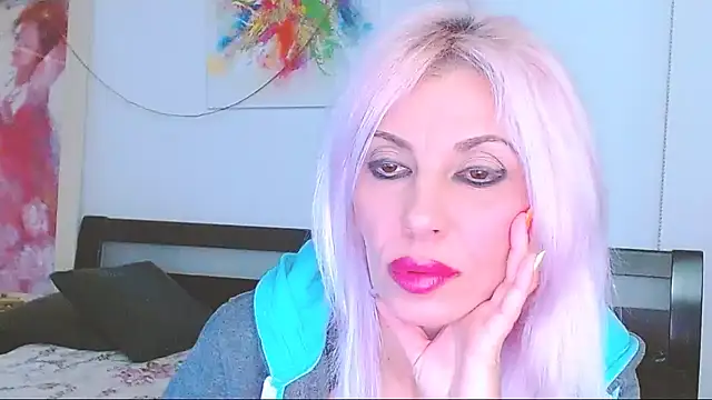 HoneyLara online show from 1, 3, 2025