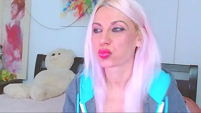 HoneyLara online show from 28, 11, 2025