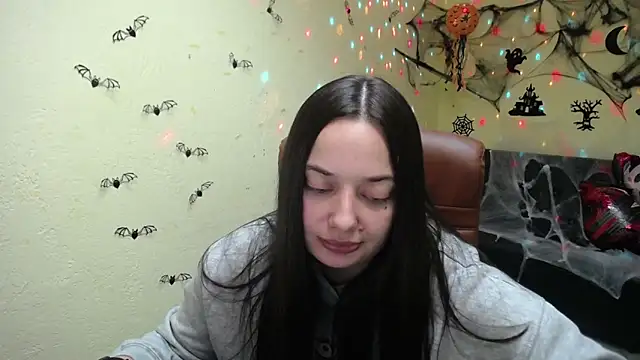 Snapshot of MilanaPrice chatting on 19, 10, 2025 MilanaPrice online show from 19, 10, 2025