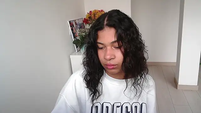 dark enchantress  online show from 19, 1, 2025