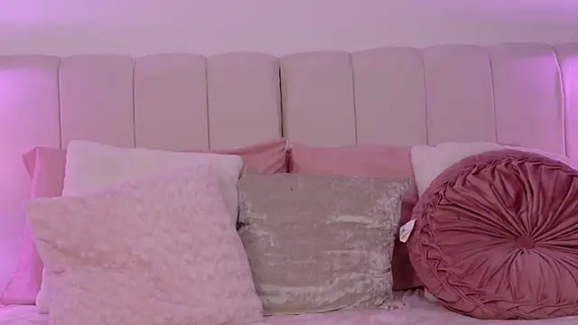 Snapshot of JanneCarter chatting on 9, 4, 2026 JanneCarter online show from 9, 4, 2026