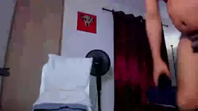 Snapshot of Cloudy_pigDude chatting on 12, 7, 2026 Cloudy pigDude online show from 12, 7, 2026