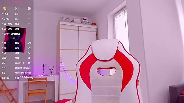 Snapshot of HotCarolineXO chatting on 22, 2, 2025 HotCarolineXO online show from 22, 2, 2025