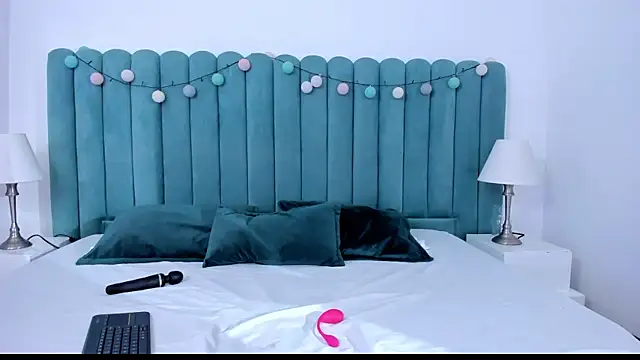 marianaaguii online show from 30, 12, 2024