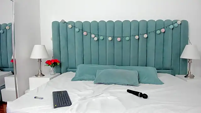 marianaaguii online show from 19, 2, 2025